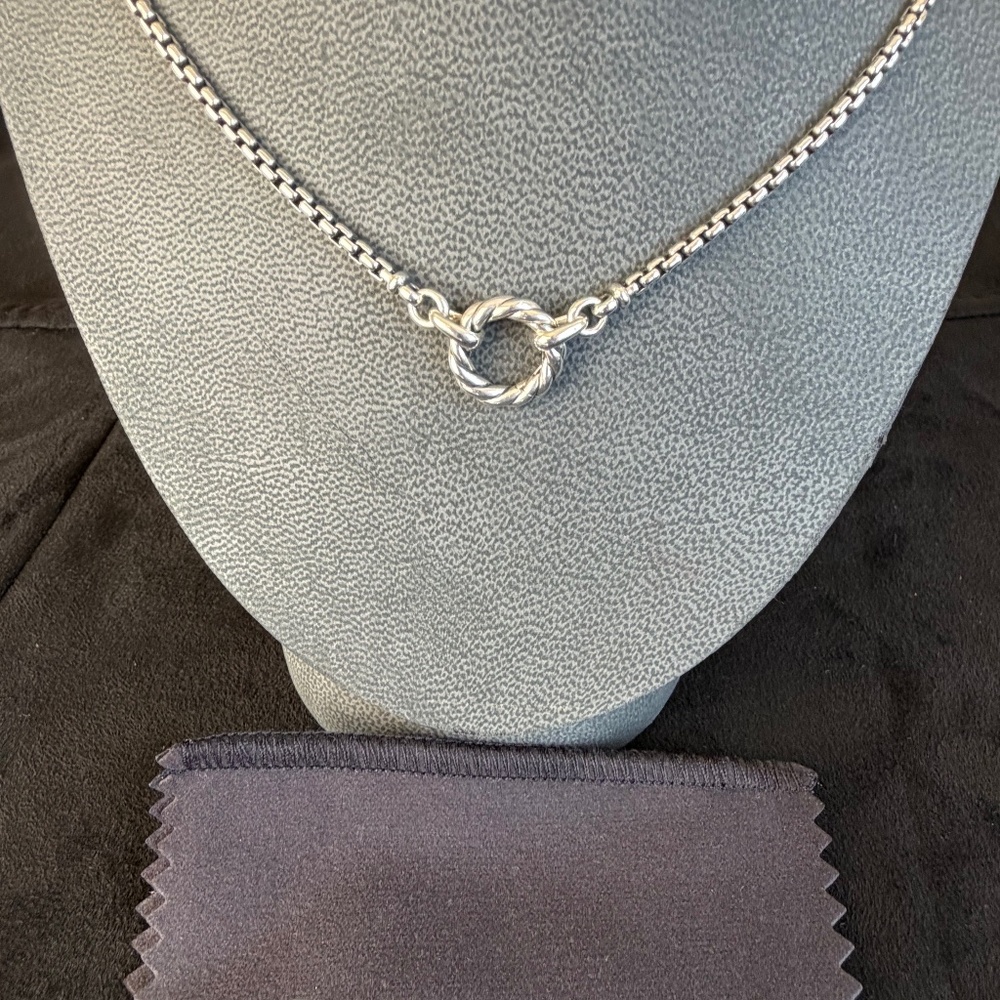 DAVID YURMAN Sterling Silver Amulet (Pendant) Vehicle Box Chain Necklace